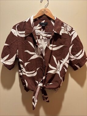Sanctuary Brown & White Tie-Front Tropical Button-Down